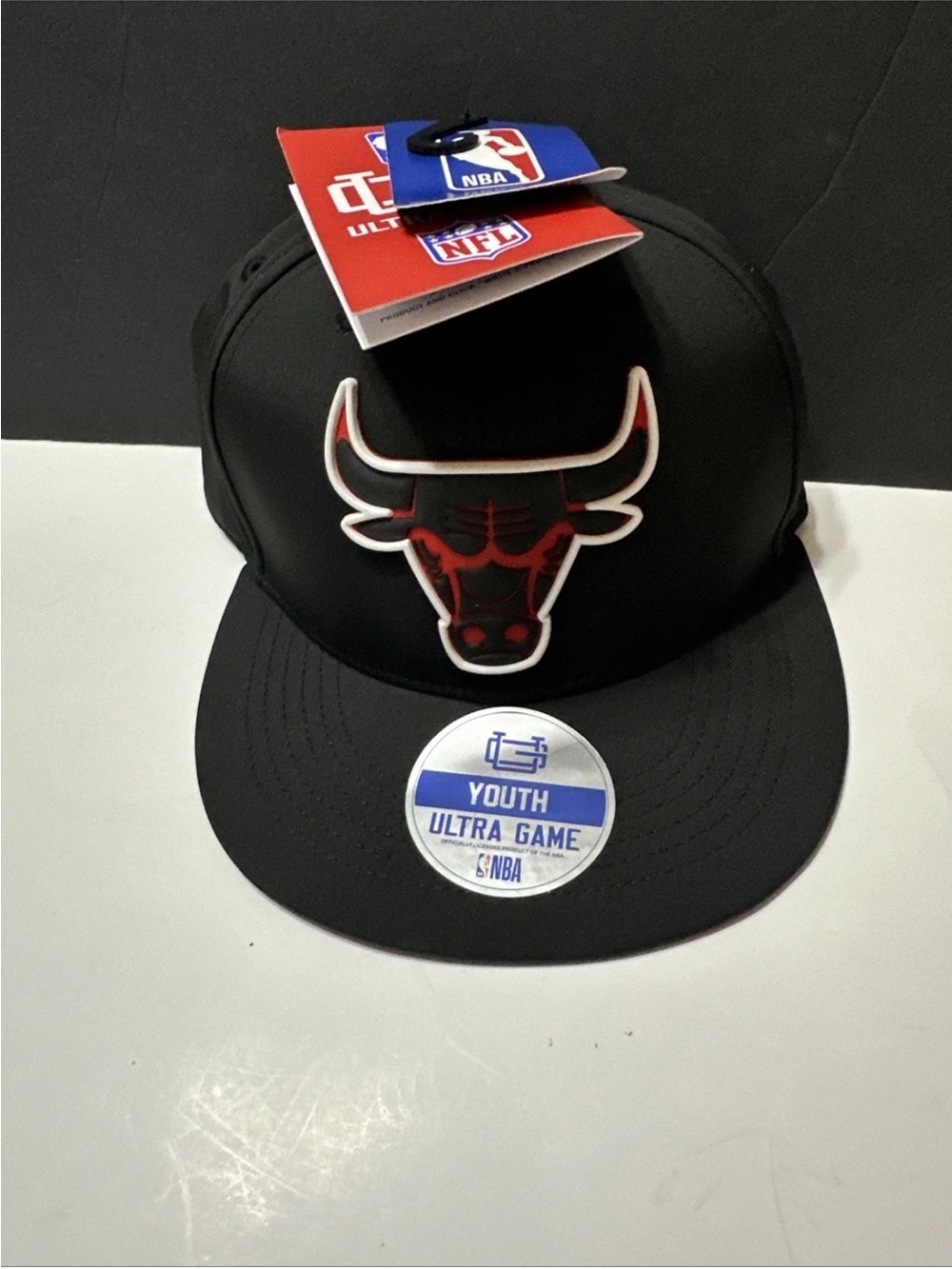 NBA Chicago Bulls Youth Black Snapback with Red/White Logo